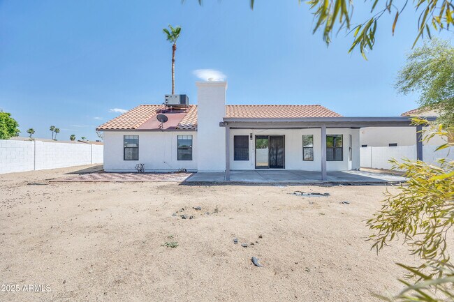 Building Photo - 5302 W Cheryl Dr