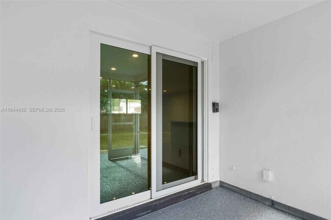 Building Photo - 1472 NE 62nd St