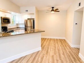 Building Photo - 13060 Vista Isles Dr