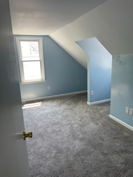 Building Photo - 1127 Fort Hunter Rd