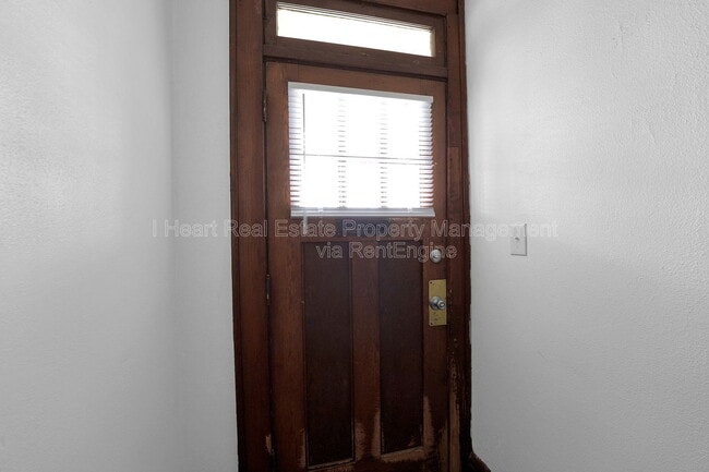 Building Photo - 794 S 22nd St