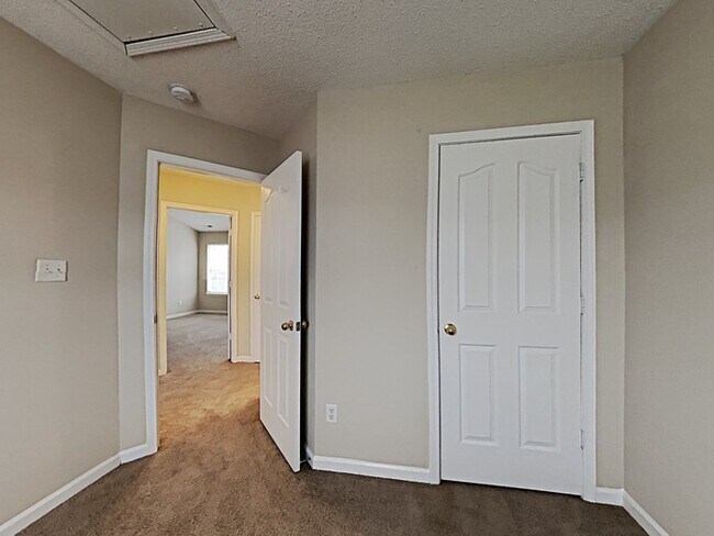 Building Photo - APPLY TODAY