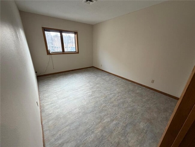 Building Photo - 314 5th St SW