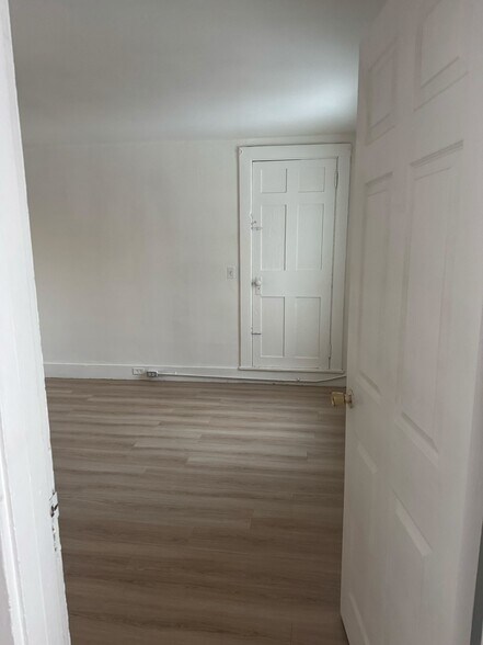 Building Photo - 165 Brunswick St