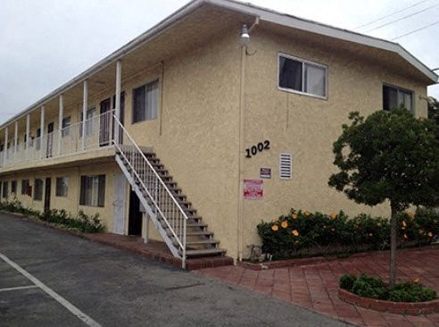 Building Photo - 1002 Lakme Ave.