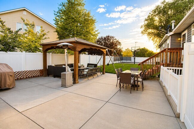 Building Photo - 4291 Campden Dr