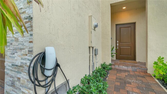 Building Photo - 25564 SW 108th Ave
