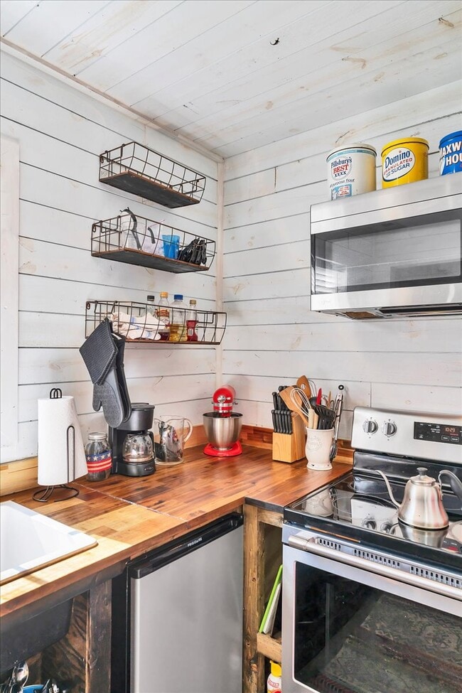 Building Photo - 2796 Camp Easter Rd