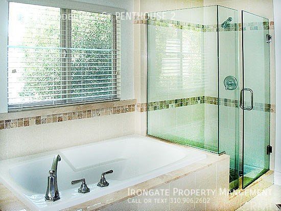 Building Photo - 10640 Woodbridge St