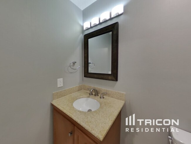 Building Photo - 363 Vail Dr