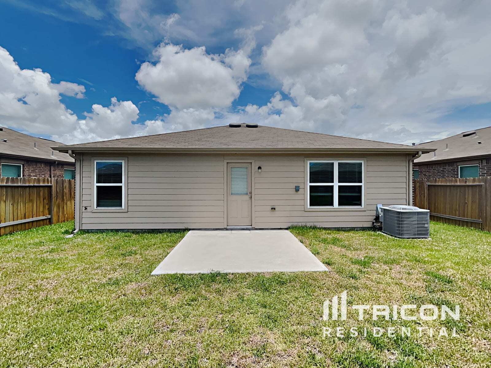 Building Photo - 332 Summer Horse Dr