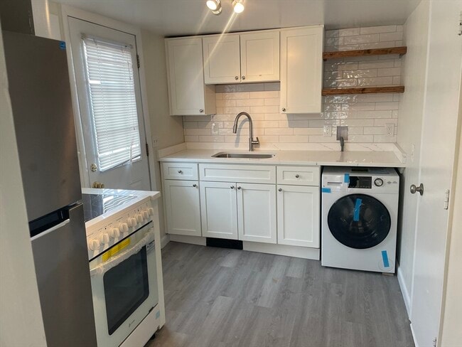 Building Photo - 8 Lothrop St