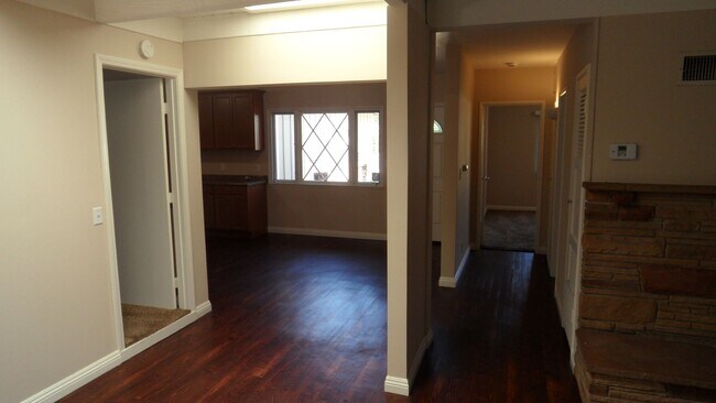 Building Photo - 344 N Shattuck Pl