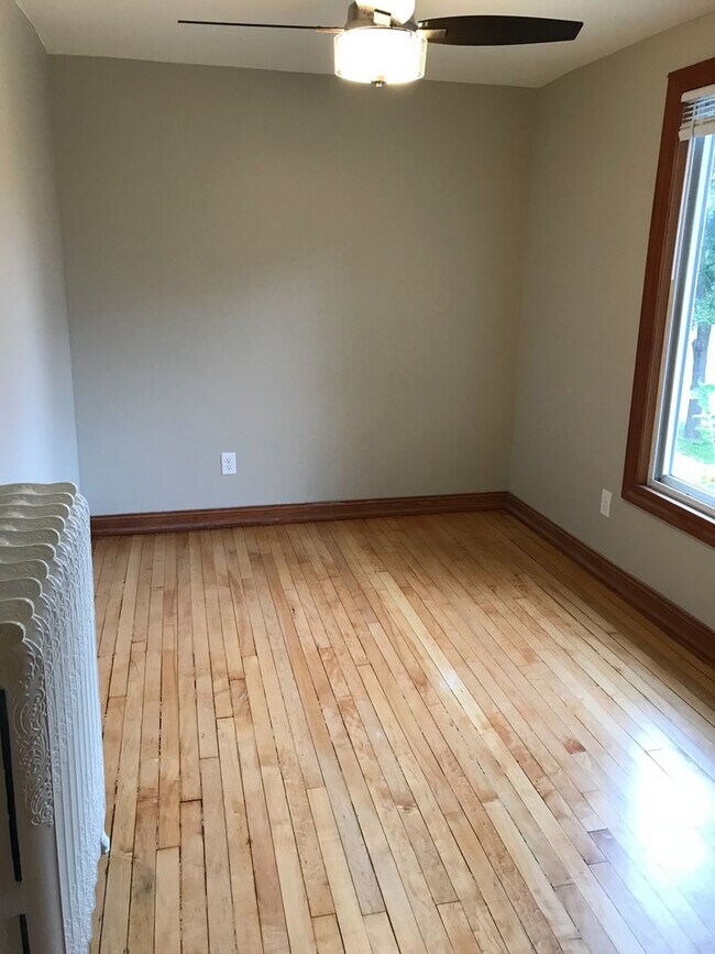 Building Photo - Updated House in Saint Paul.