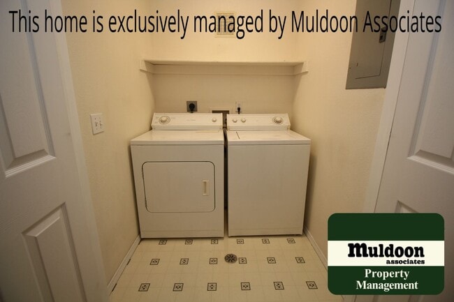 Building Photo - Strawberry Field gated community condo wit...