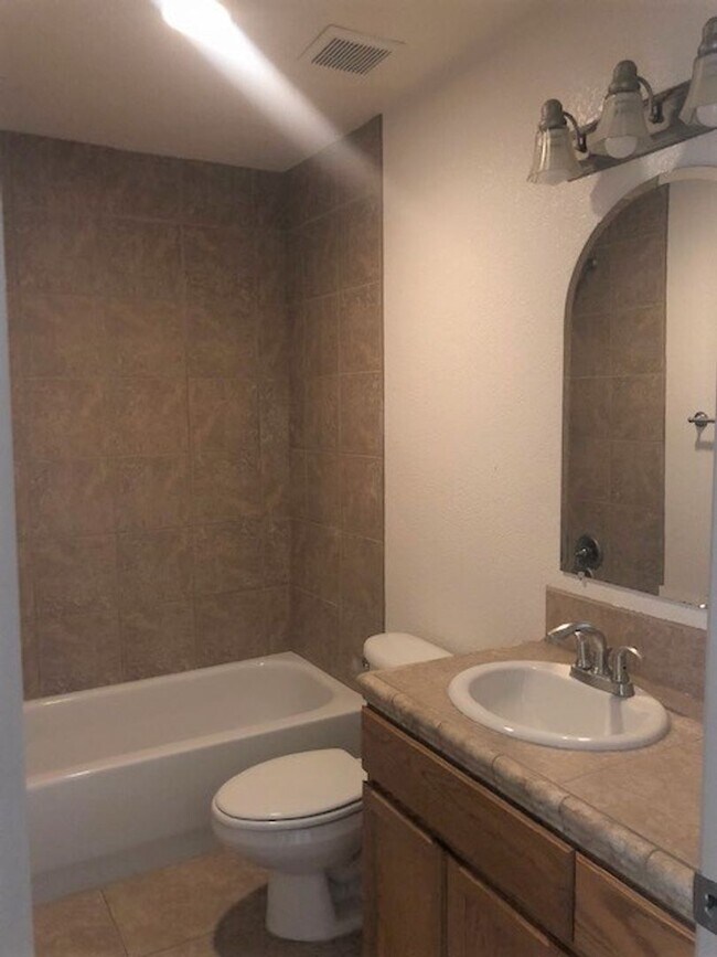 Building Photo - 21755 Ives Dr