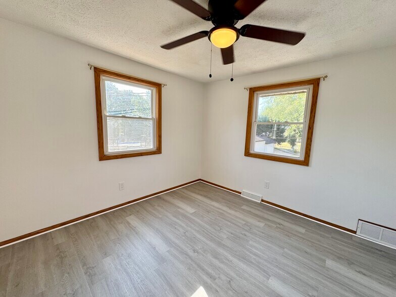 Building Photo - 4646 13th St NW