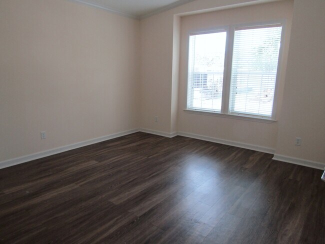 Building Photo - 37 Jurua Ct