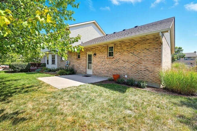 Building Photo - 6671 Foxfield Dr