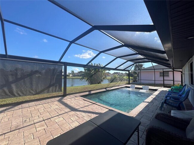 Building Photo - 470 Strasburg Dr