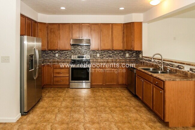 Building Photo - 10031 Golden Dr