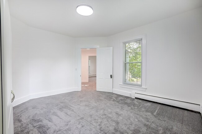 Building Photo - 6365 Revere Ave