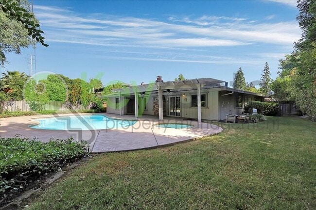 Building Photo - 304 Diamond Oaks Rd