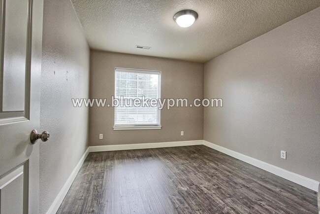 Building Photo - 4 Bed, 2.5 Bath Home in Hazel Dell with Easy Access to I-5 and Padden Pkwy
