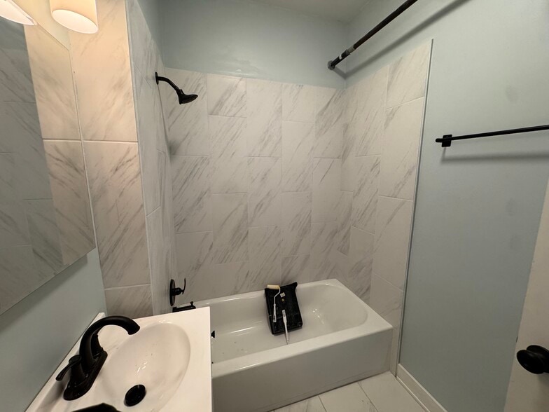 Building Photo - 3139 S 54th Ave