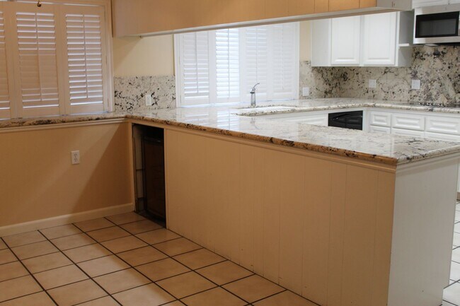 Building Photo - 804 Ferdinand Ct