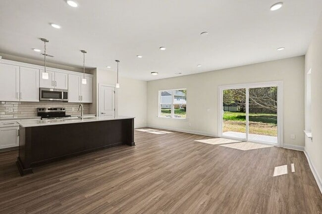 Building Photo - Brand New 4BD/2.5BA Home in Mooresville!