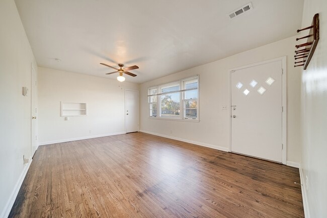 Building Photo - 106 Bluewater Dr