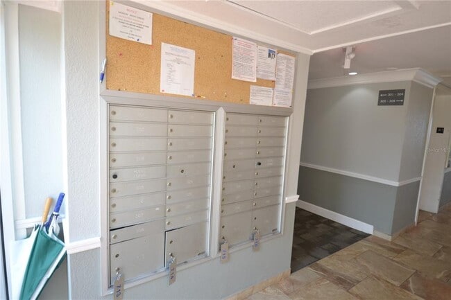 Building Photo - 332 Mariner Dr