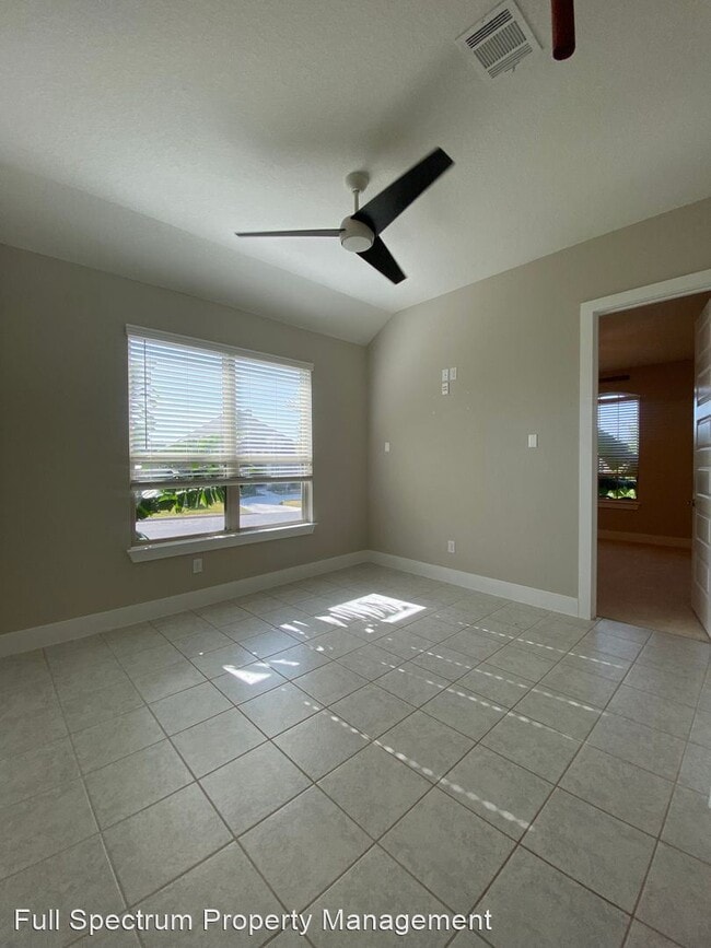 Building Photo - 5 br, 3.5 bath House - 120 Leann Way
