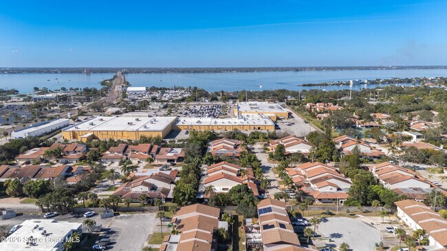 Building Photo - 2001 Parkside Pl