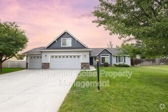 Building Photo - 879 N Traquair Pl