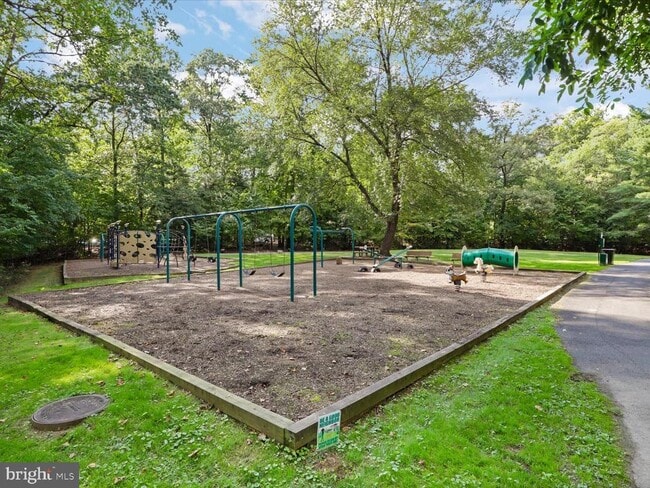 Building Photo - 1426 Yellowwood Ct