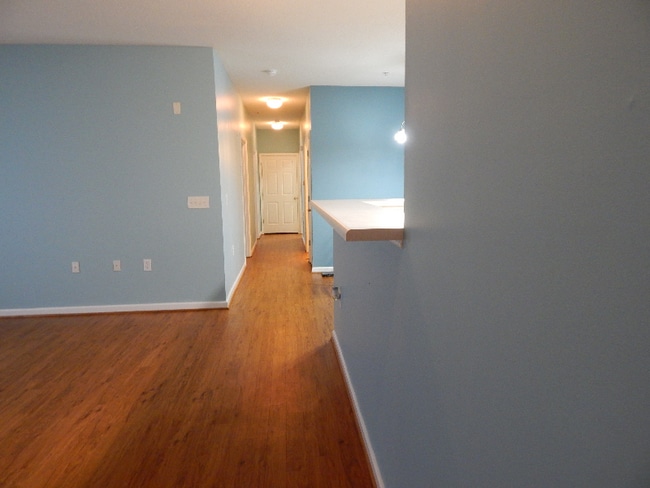 Building Photo - 301 McKenna Cir