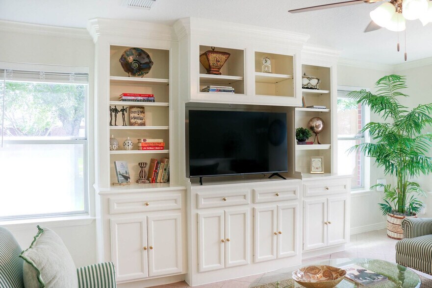 Building Photo - 5603 Tiger Lilly Way