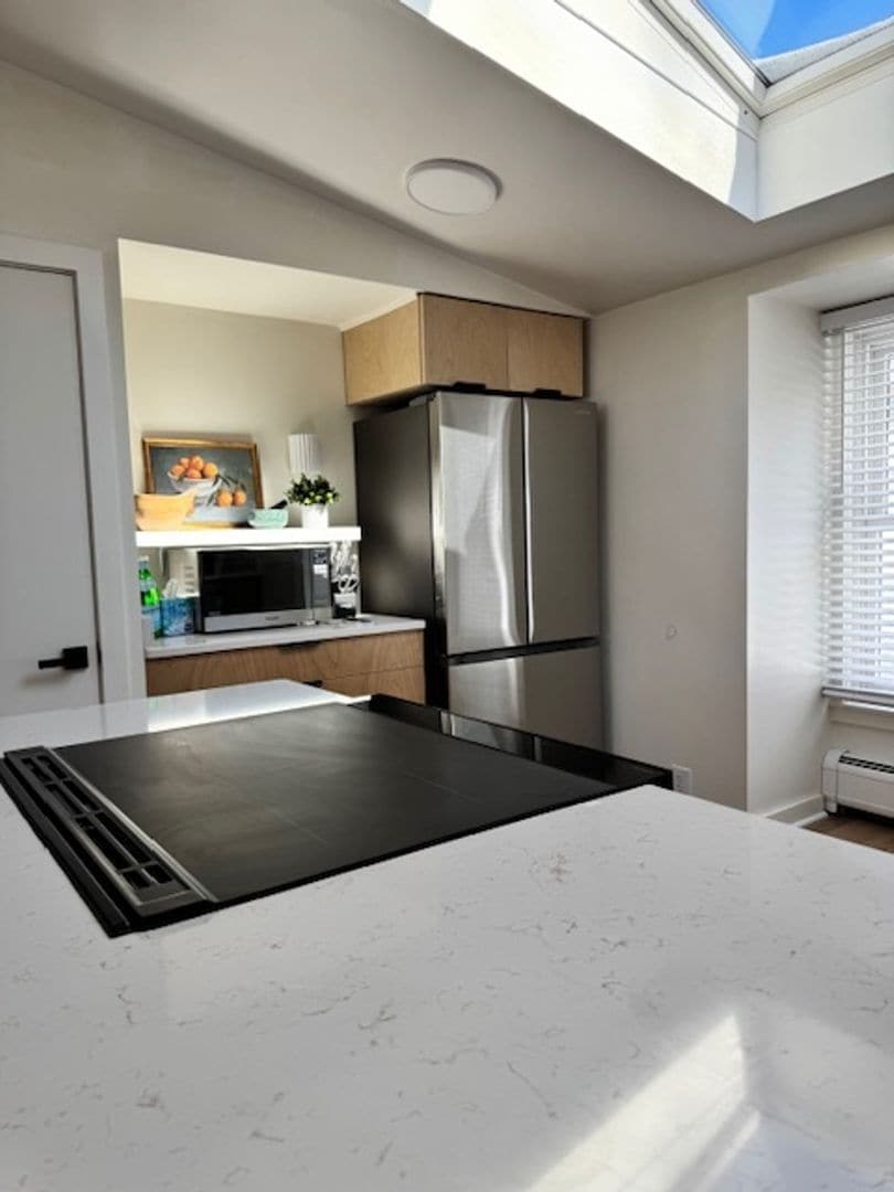 Building Photo - 148 E Hill Rd