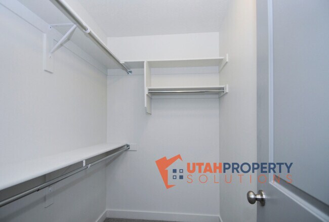 Building Photo - 1036 W 430 S