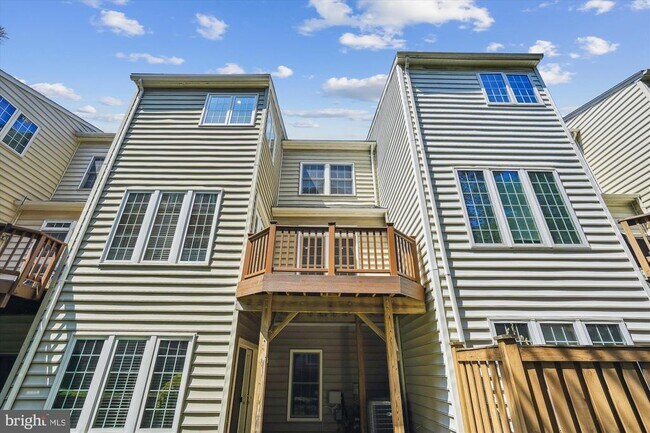 Building Photo - 4524 Fair Valley Dr