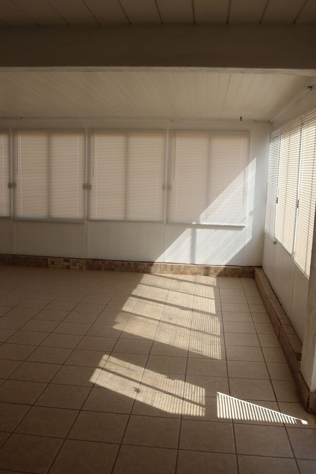 Building Photo - House for rent