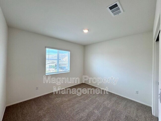 Building Photo - 31343 Autumn Blaze Dr