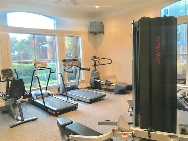 Building Photo - 375 North Highland Avenue Northeast