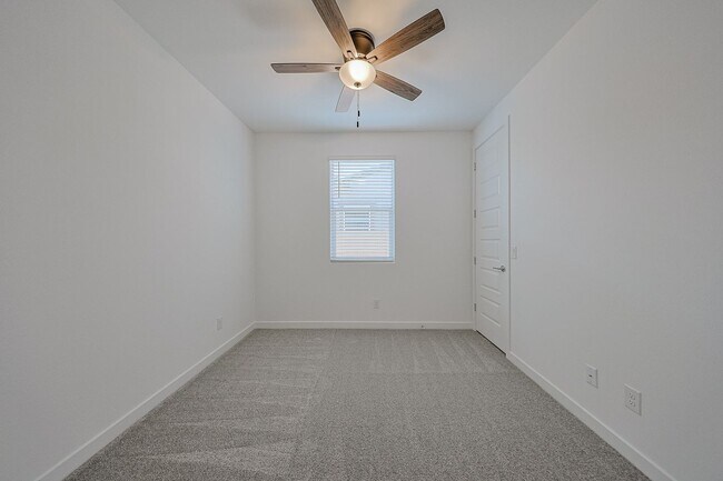 Building Photo - Beautiful 4 Bedroom in Aloravita Community