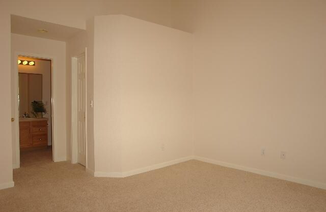 Building Photo - 5225 White Willow Dr