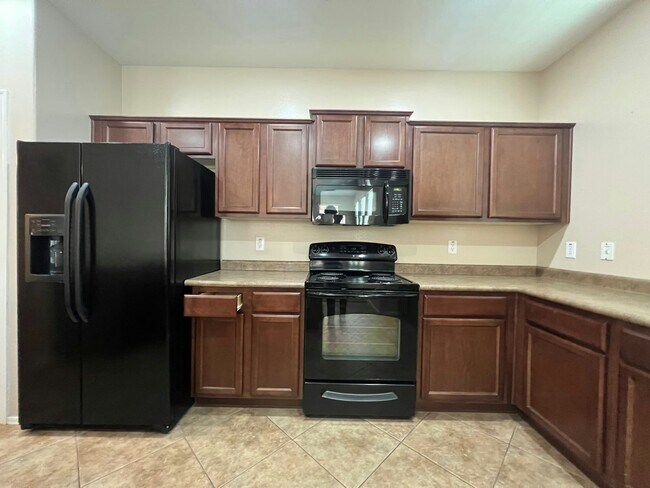 Building Photo - 3239 E Virgil Dr