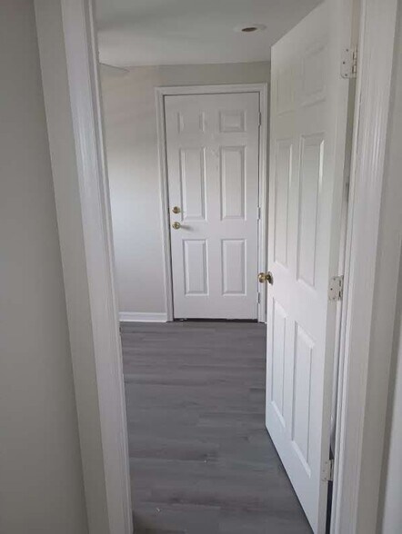 bedroom - 1002 Avenue E