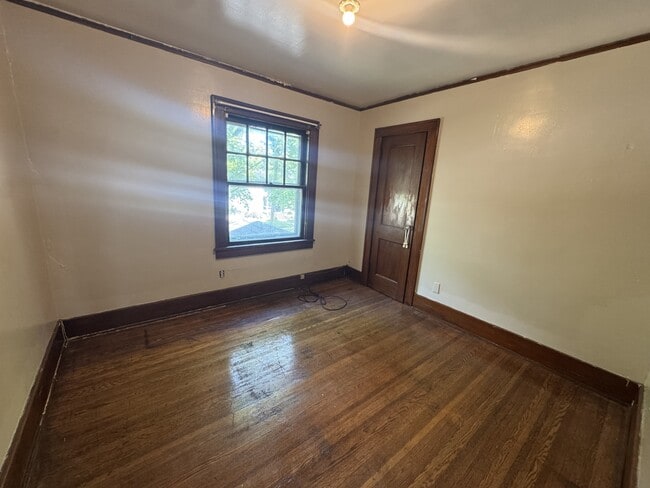 Building Photo - 463-465-465 Glenwood Ave